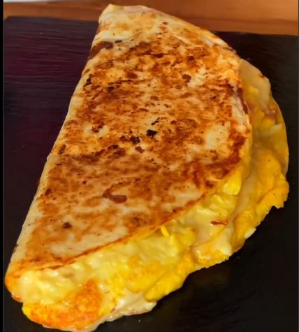 Torta de jamón York con huevo y queso